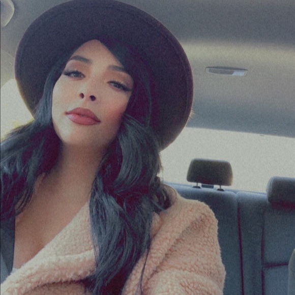 Meet your Posher, Natalie - Picture 1 of 1